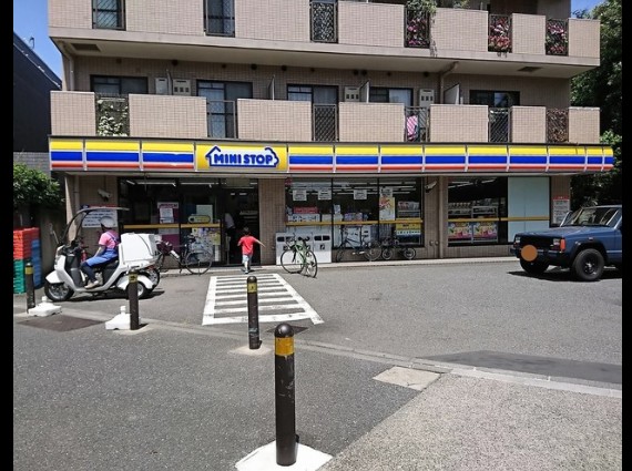 コンビニ　ミニストップ杉並成田西店（コンビニ）まで443m