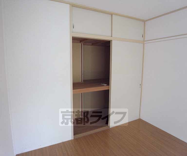 収納　大きな荷物も入ります・