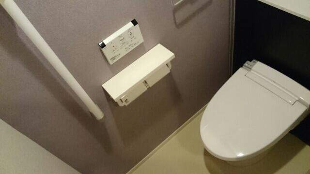 トイレ　温水洗浄便座完備