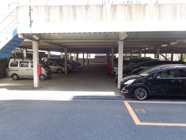 駐車場　駐車場