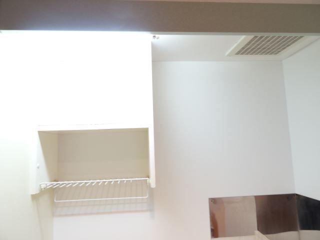 キッチン　キッチン上部の収納