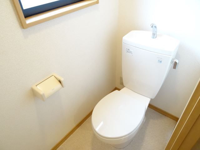 トイレ　窓の有るトイレ