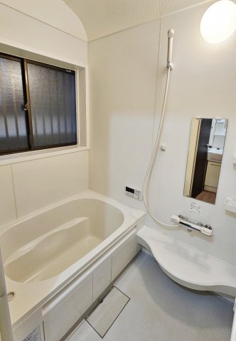 バス・シャワールーム　広々快適な浴室