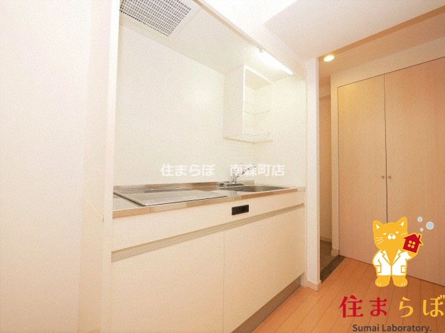 キッチン　「ただの部屋探しじゃない。“あなたの暮らし”探しです。」