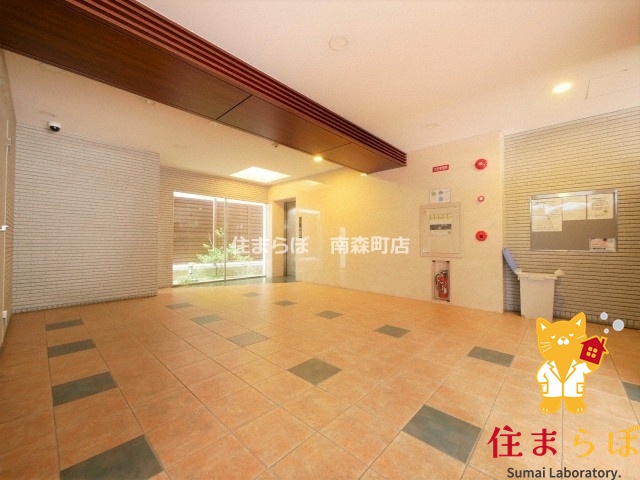 ロビー　「暮らしの設計図は、ここから始まります。」