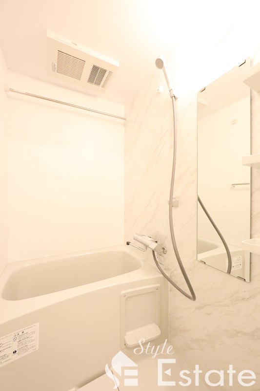 バス・シャワールーム　バスルーム