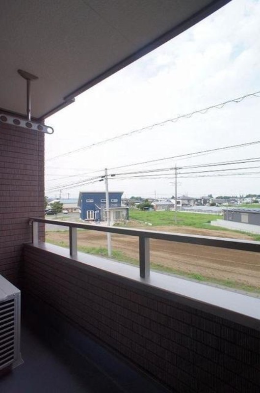 バルコニー　図面と現状に相違がある場合には現状を優先