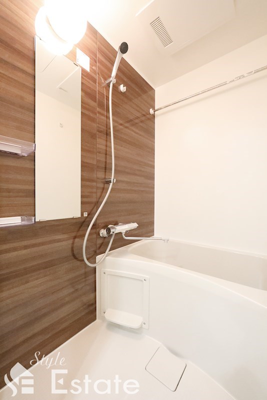 バス・シャワールーム　バスルーム