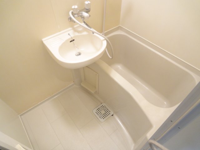 バス・シャワールーム　同物件別室