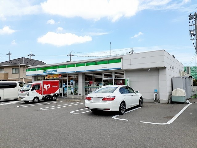 コンビニ　ファミリーマート金沢野田店（コンビニ）まで500m