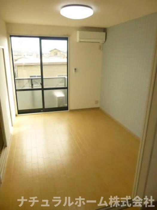 居室・リビング　南洋間