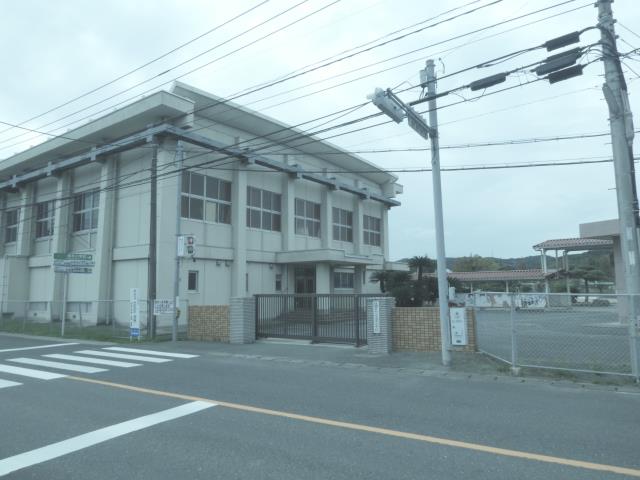 小学校　浅木小学校（小学校）まで5001m