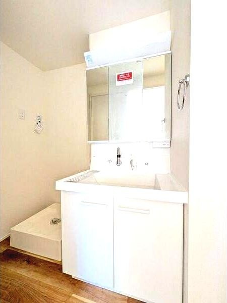 洗面設備　人気な独立洗面台です