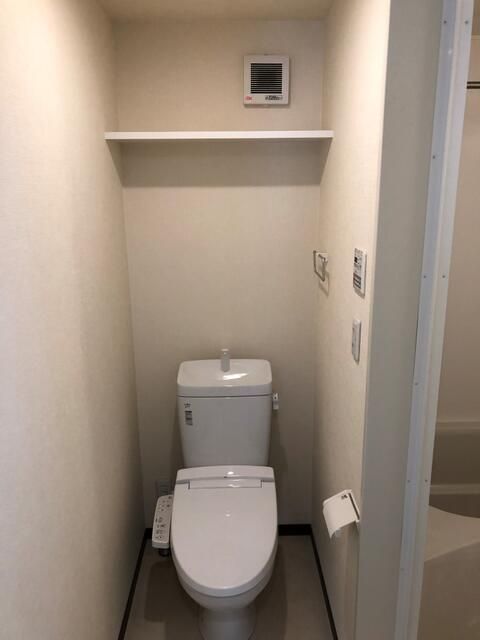 トイレ　落ち着いたトイレです