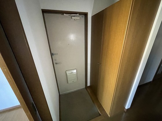 玄関　※別部屋の写真です