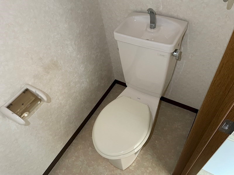 トイレ　参考写真掲載。