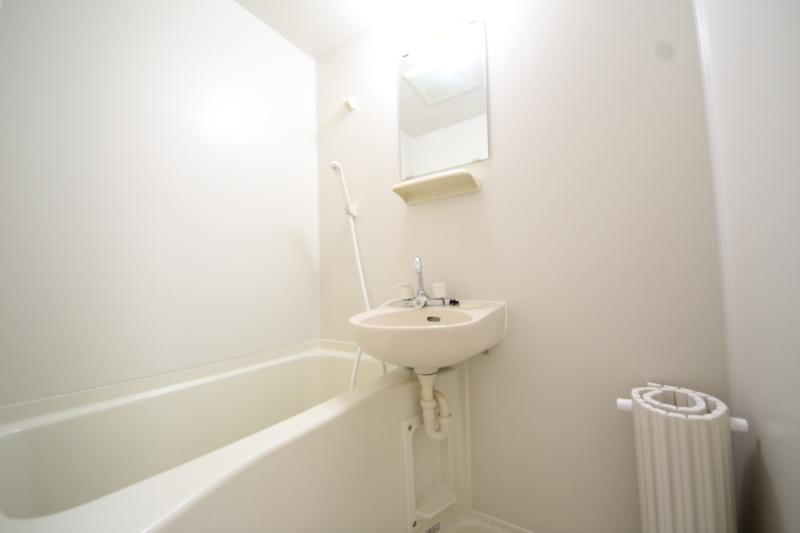 バス・シャワールーム　日々の疲れを癒すお風呂付です