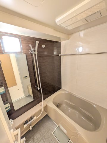バス・シャワールーム　※別号室・反転タイプの参考写真です
