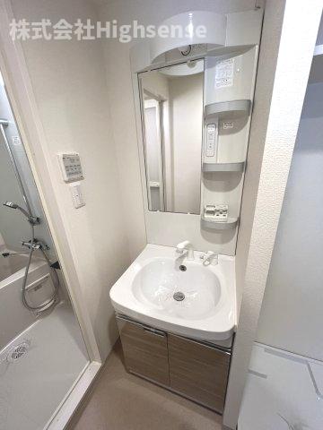 洗面設備　使いやすい洗面所です