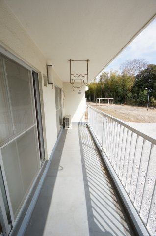 バルコニー　水曜日、営業時間外もご相談ください！ ※別階のお写真です