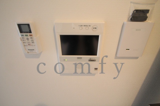 セキュリティ　モニター付きインターホン