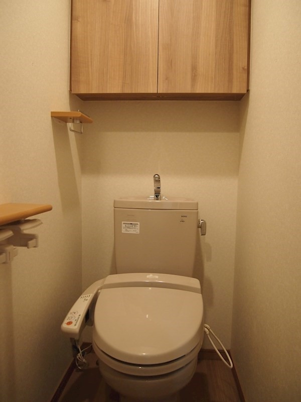 トイレ　弊社は全物件が仲介手数料半月分+税でご紹介可能です。