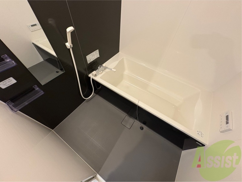 バス・シャワールーム　お風呂になります。一日の疲れを癒してくださいね。