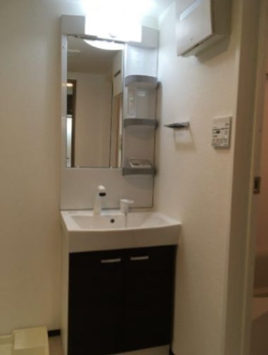 洗面設備　※同仕様写真含む