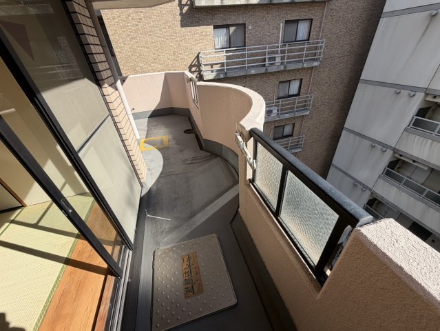 バルコニー　陽当たり良好なバルコニーです