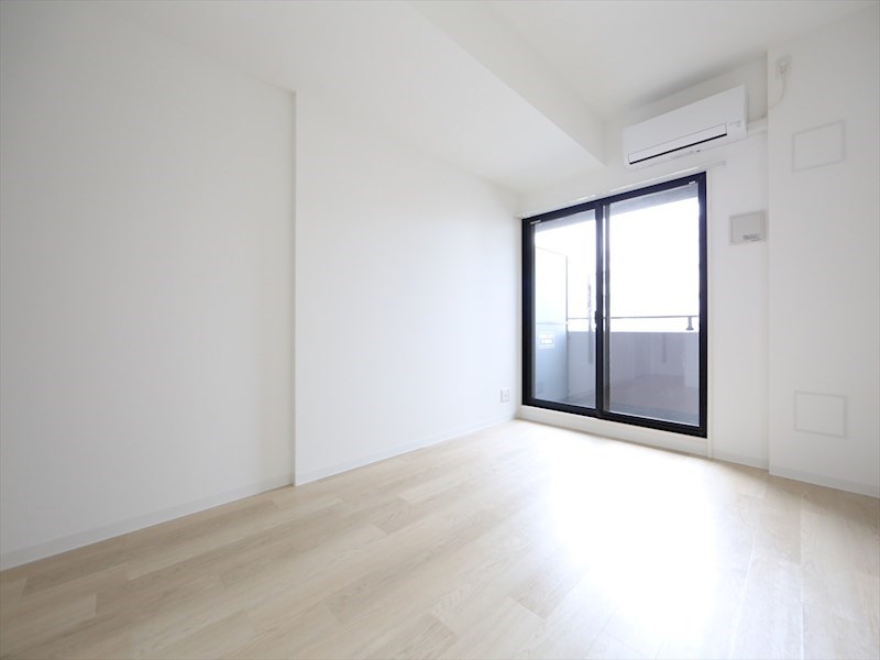 バルコニー　洋室7.2帖　エアコン完備　クローゼット付　バルコニー