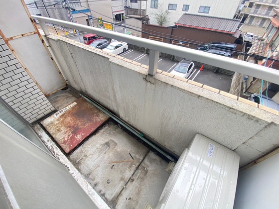 バルコニー　※改装中の写真です。