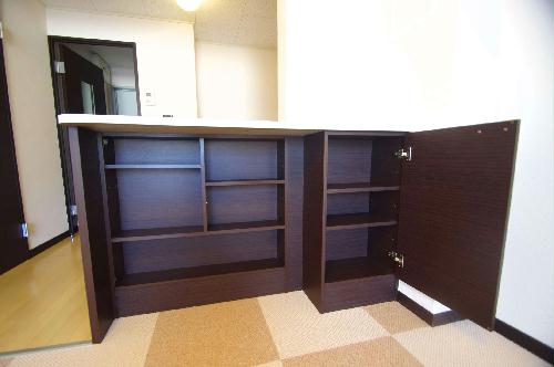 収納　カウンターの下は収納に