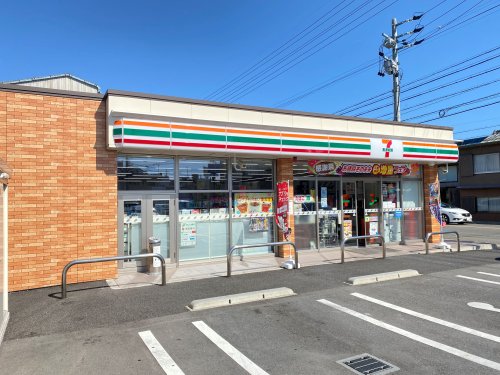 コンビニ　セブンイレブン桑名外堀店（コンビニ）まで575m