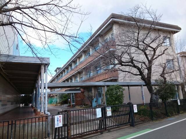 小学校　高崎市立新高尾小学校（小学校）まで1600m