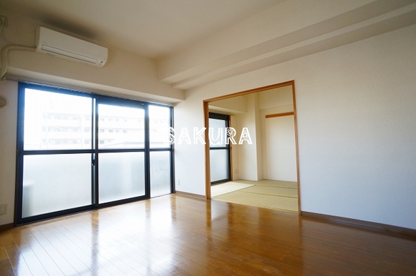 居室・リビング　開放感のあるゆったりとしたお部屋です♪