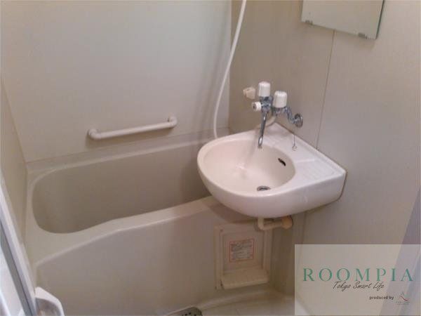 バス・シャワールーム　洗面