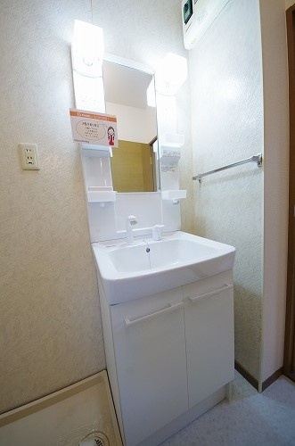 洗面設備　洗髪洗面化粧台（類似室内）