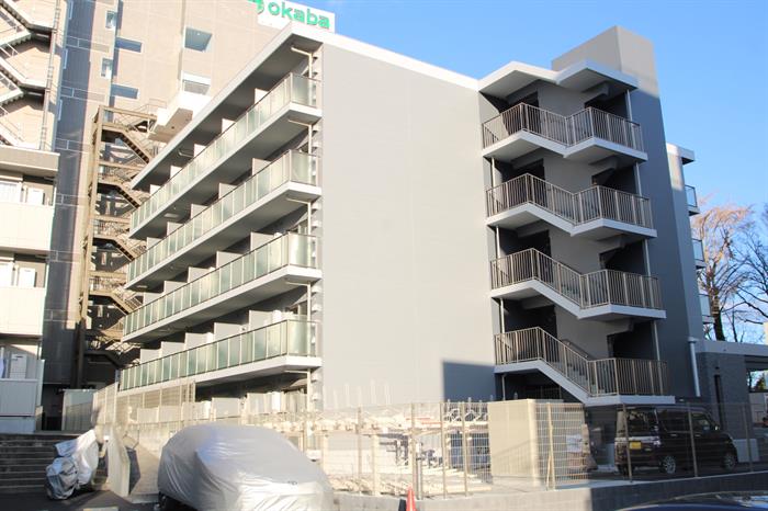 駐車場　建物西側