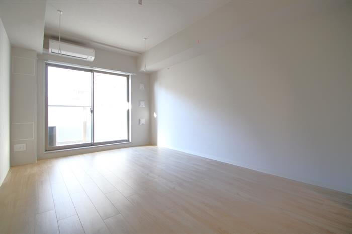 その他　9.3帖のゆったりした居室スペース