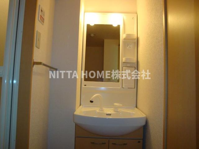 洗面設備　独立洗髪洗面台がついていて身支度に便利◎