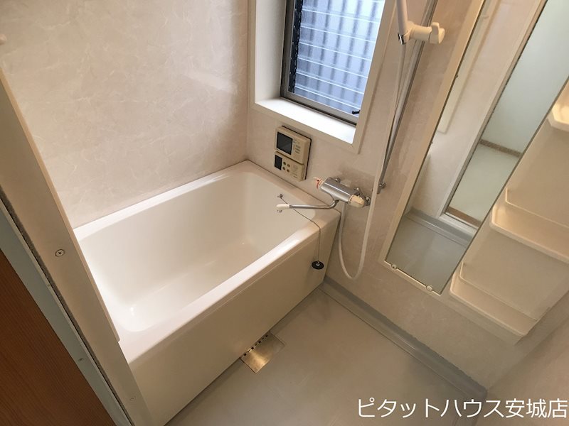 バス・シャワールーム　参考写真１０２（反転タイプ）