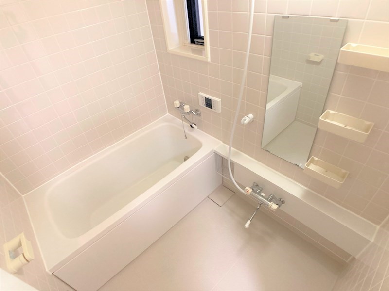 バス・シャワールーム　足の延ばせるお風呂です。