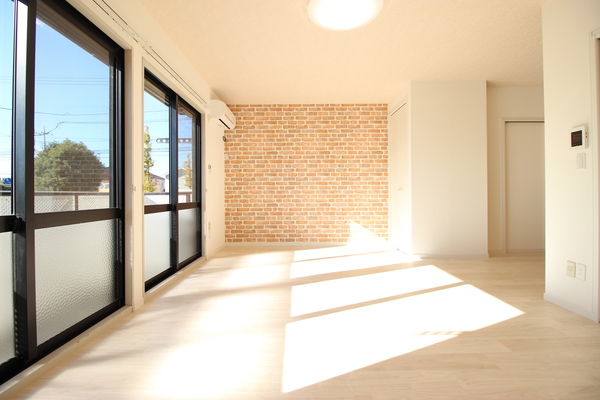 居室・リビング　写真は１０１号室になります