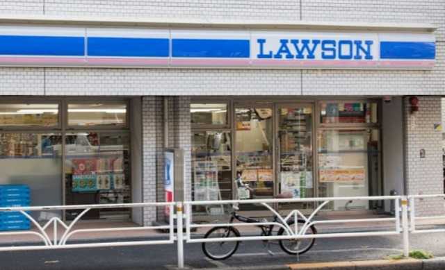 コンビニ　ローソン 代々木一丁目店（コンビニ）まで51m