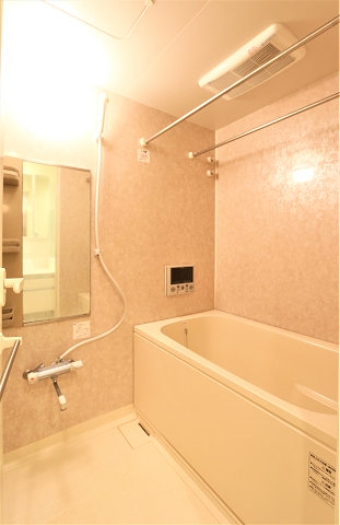 バス・シャワールーム　サーモスタットで温度調節楽々