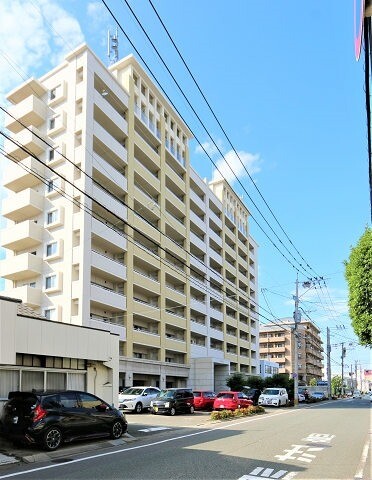 建物外観　存在感がありますね