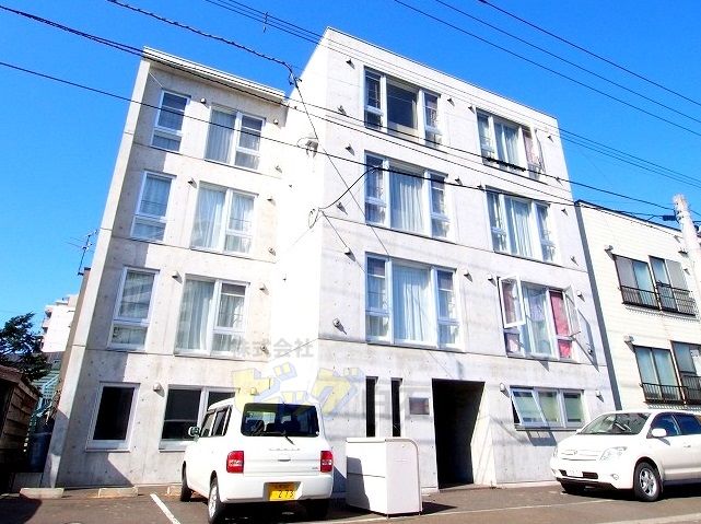 建物外観　お洒落なデザイナーズ１ＬＤＫマンションです♪