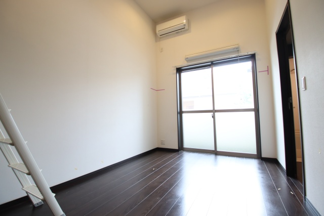 居室・リビング　※別室の参考写真の為、現況優先です。