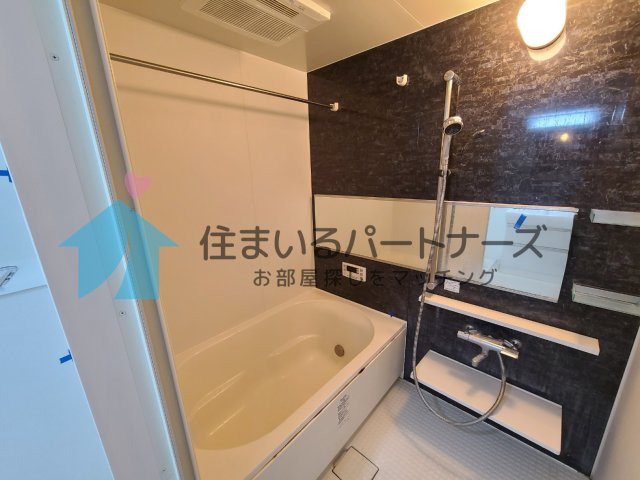 バス・シャワールーム　落ち着いた空間のお風呂です