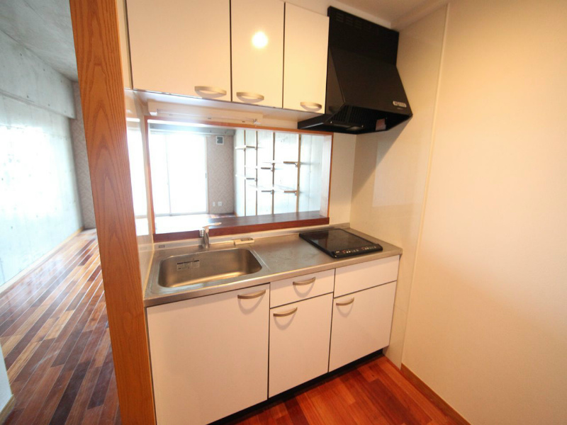 キッチン　システムキッチン（ＩＨ2口コンロ付）家具家電ご用意できます